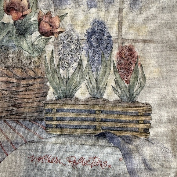 Northern Reflextion Vintage 90s Y2K Grey Floral Graphic Cropped Tee, size Medium - Picture 10 of 11